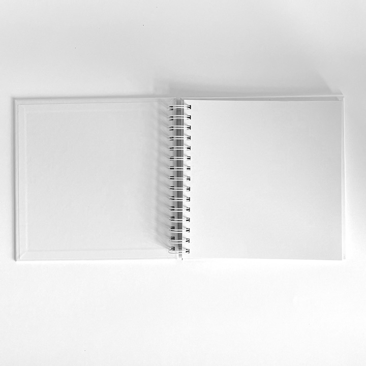 Бял албум за скрапбукинг 20.5x20.5 cm